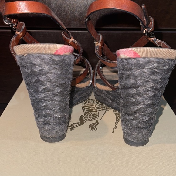 BURBERRY AUTHENTIC NOVA CHECK PLATFORM SANDAL WEDGE - Picture 6 of 9